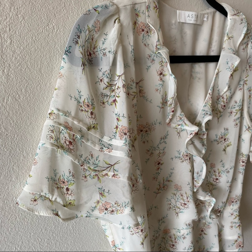 ASTR The Label Ruffle Top - Picture 3 of 8